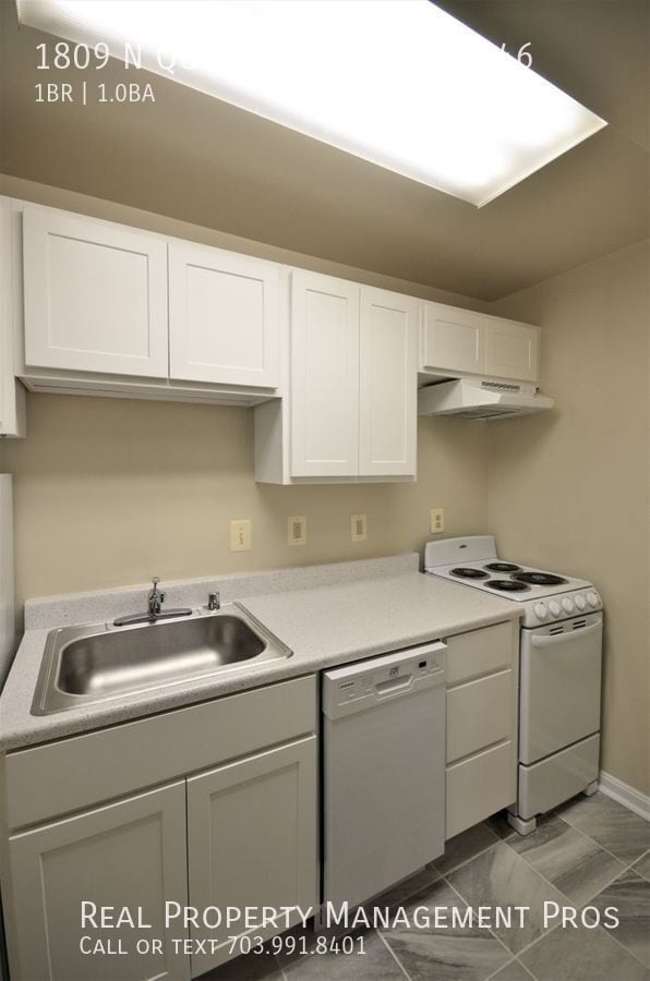 Building Photo - 1809 Queens Ln