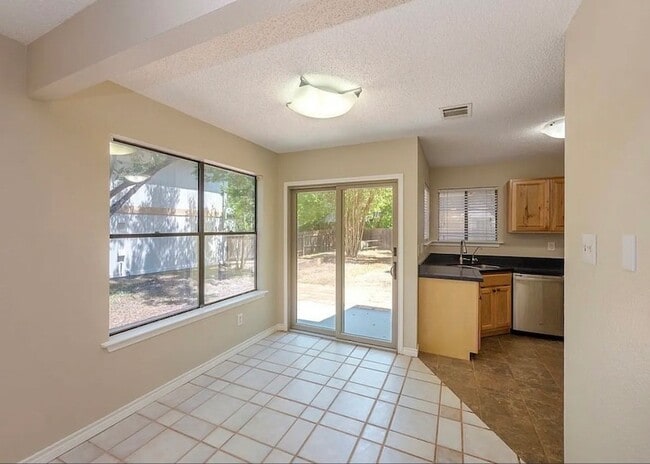 Building Photo - 12917 Meehan Dr