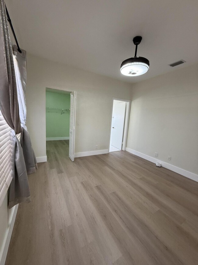 Building Photo - 509 Plymouth Rd