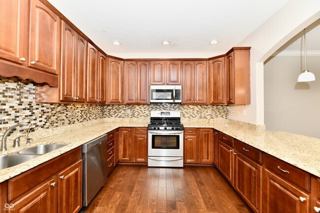 Building Photo - 8555 One W Dr