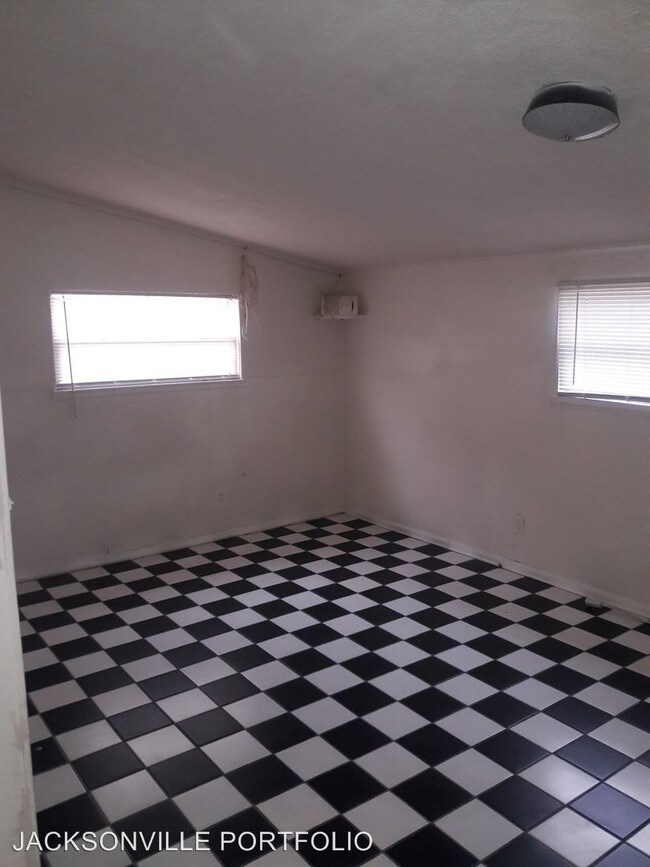 Building Photo - 6739 Daughtry Blvd S