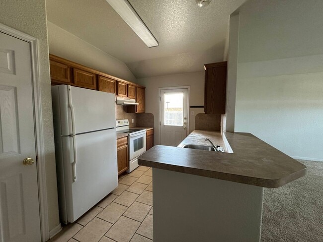 Building Photo - 1906 Charleston Ct