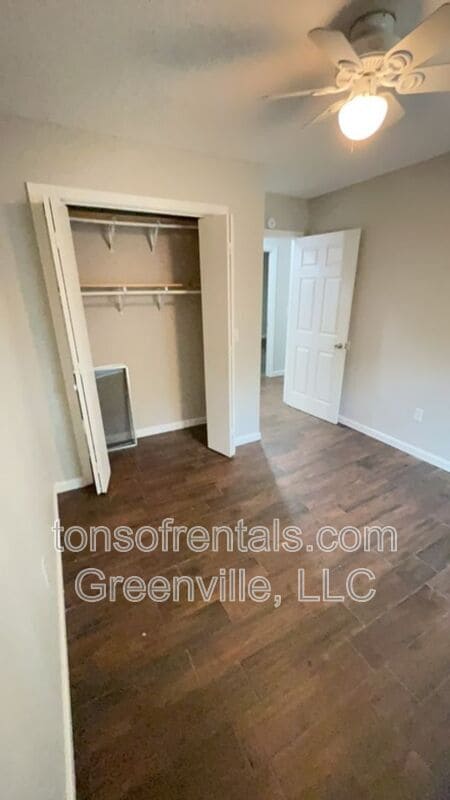 Building Photo - 105 Chuckwood Dr