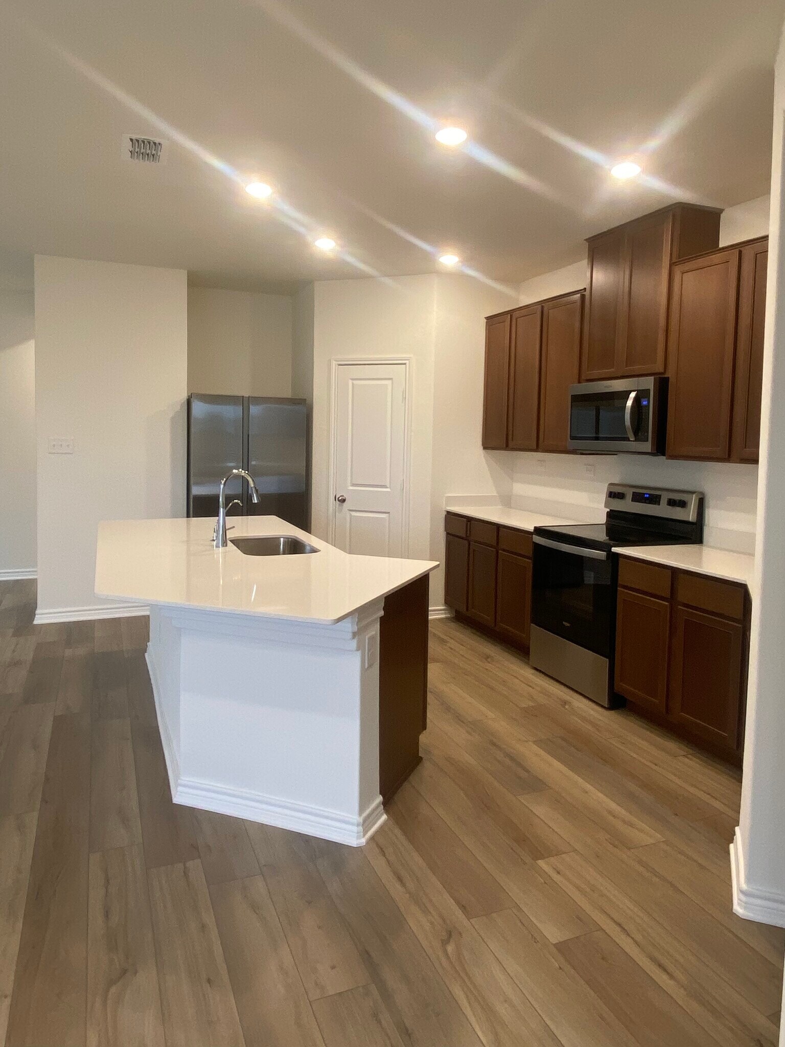 Building Photo - 440 Horizon Pointe