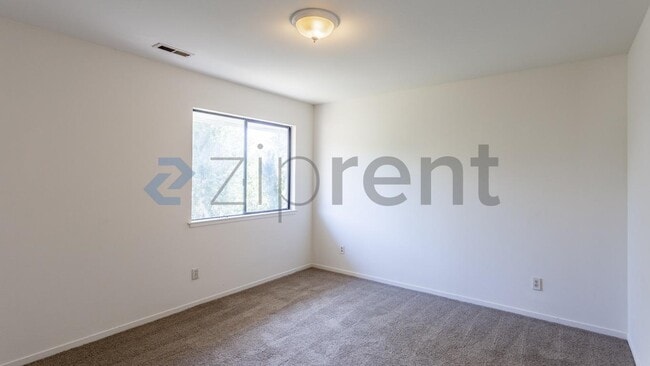 Building Photo - 196 Browns Valley Rd