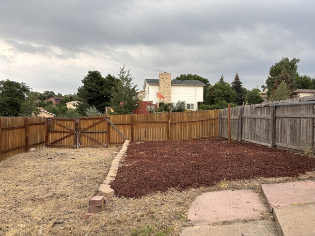 Building Photo - 6526 Charter Dr