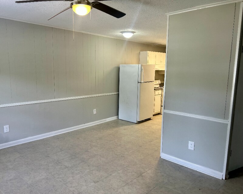 Building Photo - 1701 Goodwin Rd