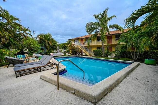 Building Photo - 1250 Miami Rd