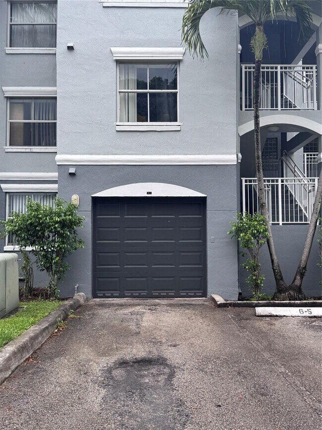 Building Photo - 9640 NW 2nd St