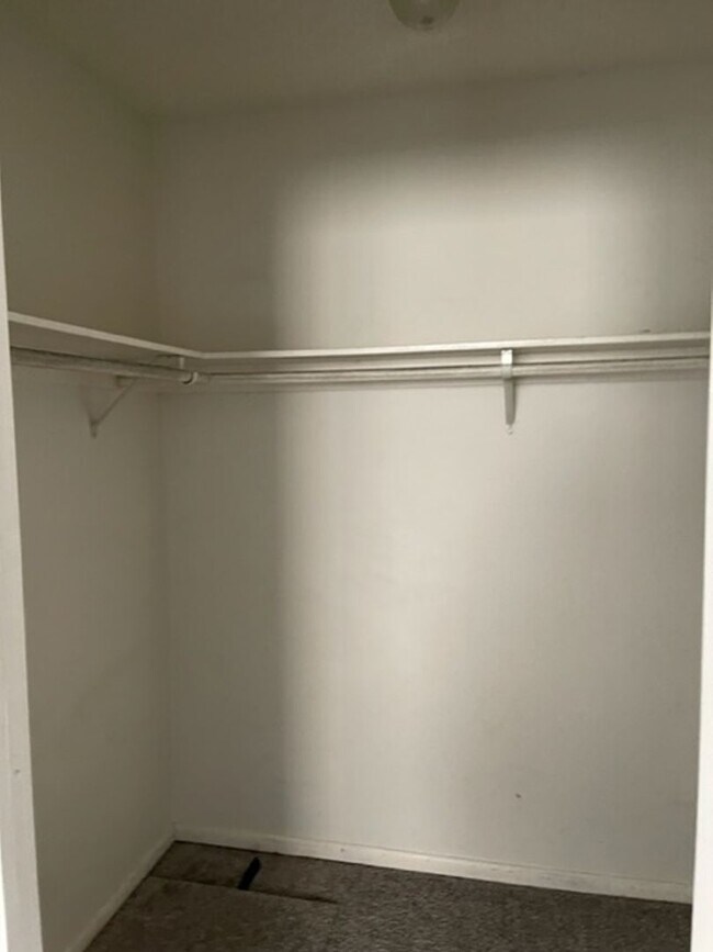 Building Photo - 2 Bedroom Apartment for Rent in Bozeman