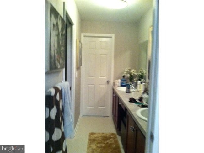 Building Photo - 306 Crescent Dr