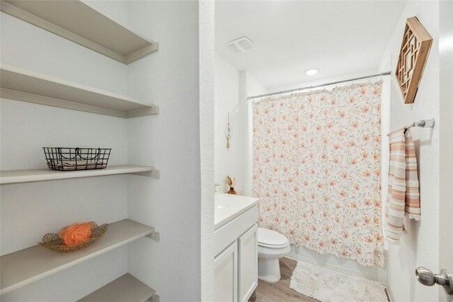 Building Photo - 241 Sweetwater Crk Ln