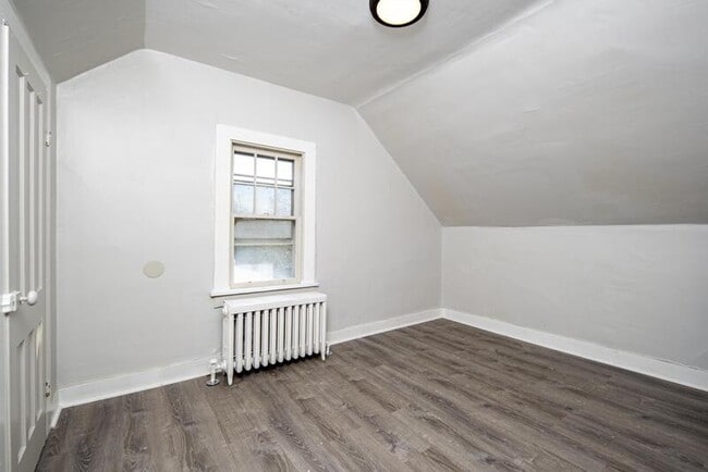 Building Photo - 29 Lark St