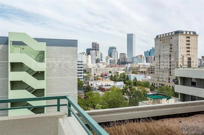 Building Photo - 601 W 11th Ave