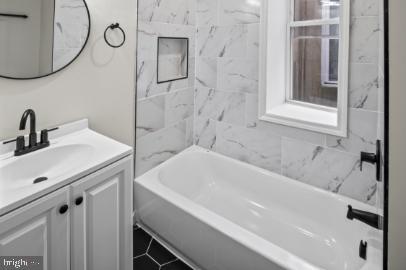 Building Photo - 139 N Lakewood Ave