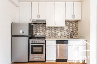 Building Photo - 2520 W Leland Ave