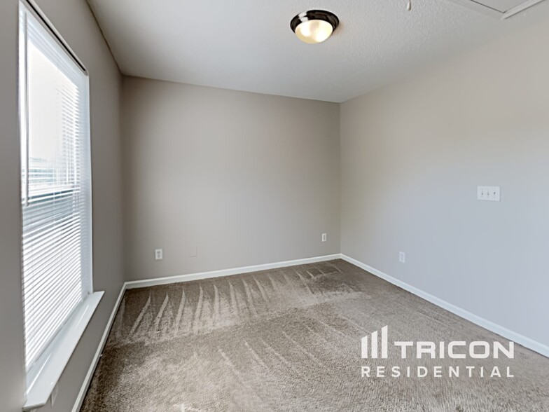 Building Photo - 345 Hunslet Cir
