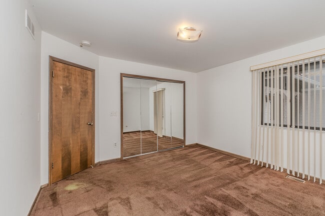 Building Photo - 22745 Wrexford Dr