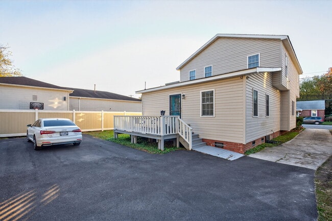 Building Photo - 2818 Tidewater Dr