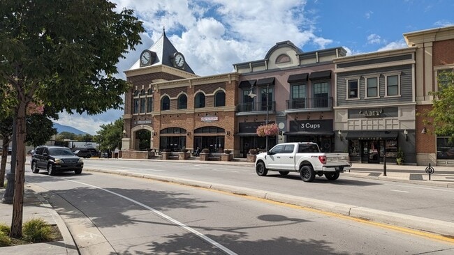 Building Photo - 2220 E 4500 S
