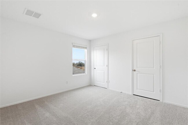 Building Photo - 1404 Roaming Oak Bnd