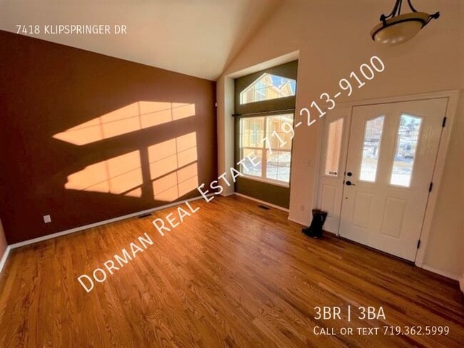 Building Photo - Open Concept 2 Story