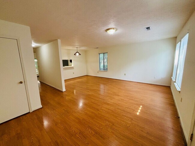 Building Photo - 953 Lora Ln