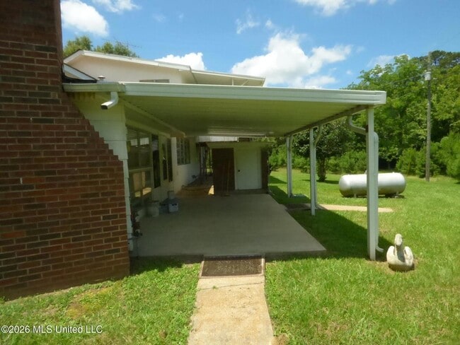Building Photo - 2083 Martin Rd