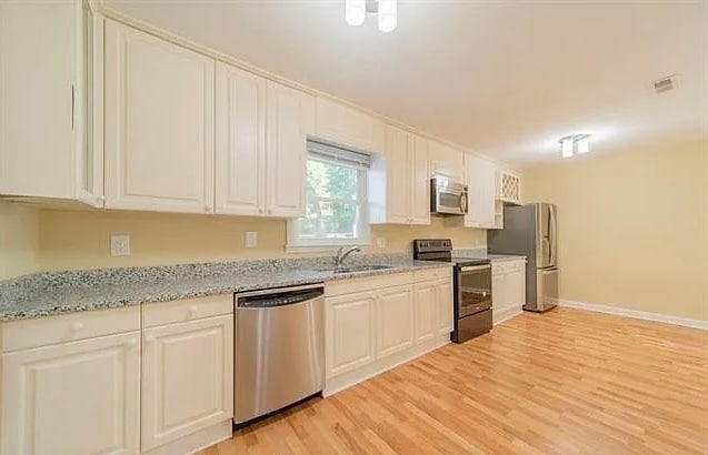 Building Photo - 2814 Meadowcliff Dr