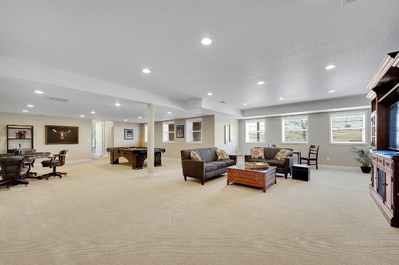 Building Photo - 27615 E Moraine Dr