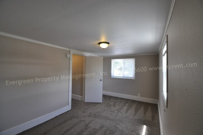 Building Photo - 161 S Lincoln Ave