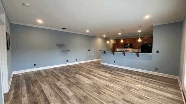 Building Photo - Germantown Gem!