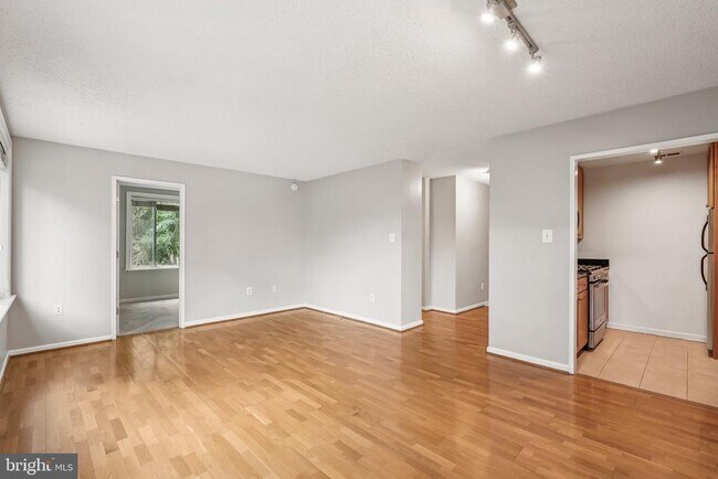 Building Photo - 1730 Arlington Blvd