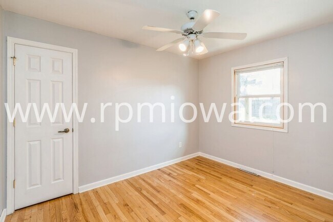 Building Photo - UPTOWN ANKENY!! 3 Bedroom, 2 Bath Home in Ankeny