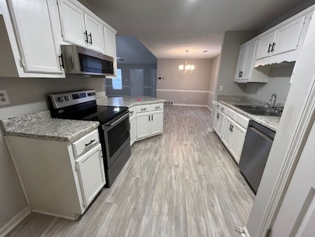 Building Photo - Renovated 2 Bedroom 2 Bath Home for Rent!