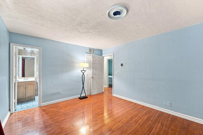 Building Photo - 4031 NW 7th Ave