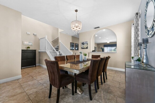 Building Photo - 4425 Acorn Ct