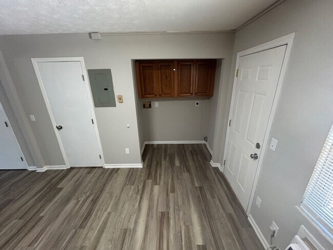 Building Photo - Rent Promotion - $500 off 2nd Month Rent if lease signed by 2/15/26.