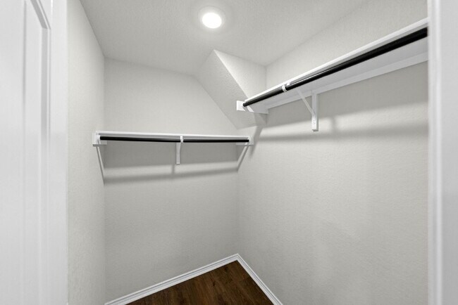 Building Photo - SOLAR Powered Home for Utility Savings! 1 MONTH FREE RENT WITH 18 - 24 MONTH LEASE!!! AVAILABLE T...