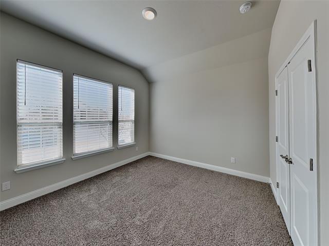 Building Photo - 2004 Windsor Dr