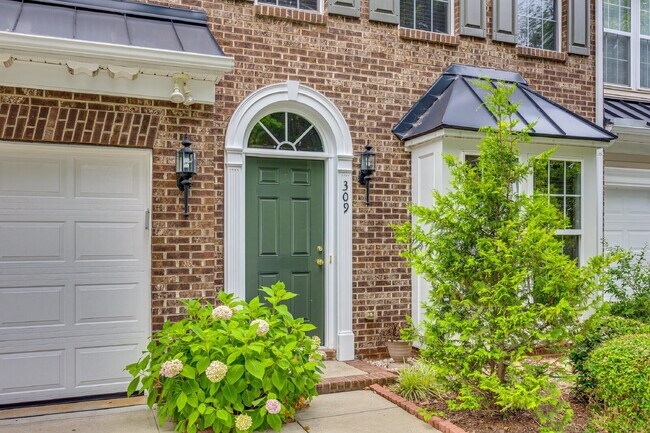 Primary Photo - "Charming 3-Bedroom Retreat in Fort Mill -...
