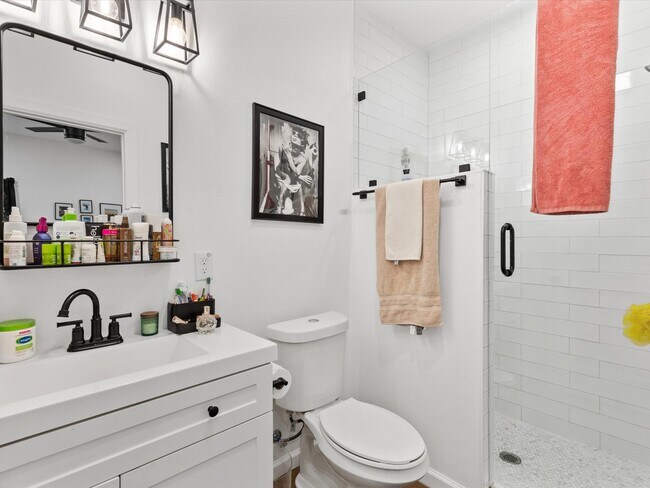 Building Photo - 3517 Mission St