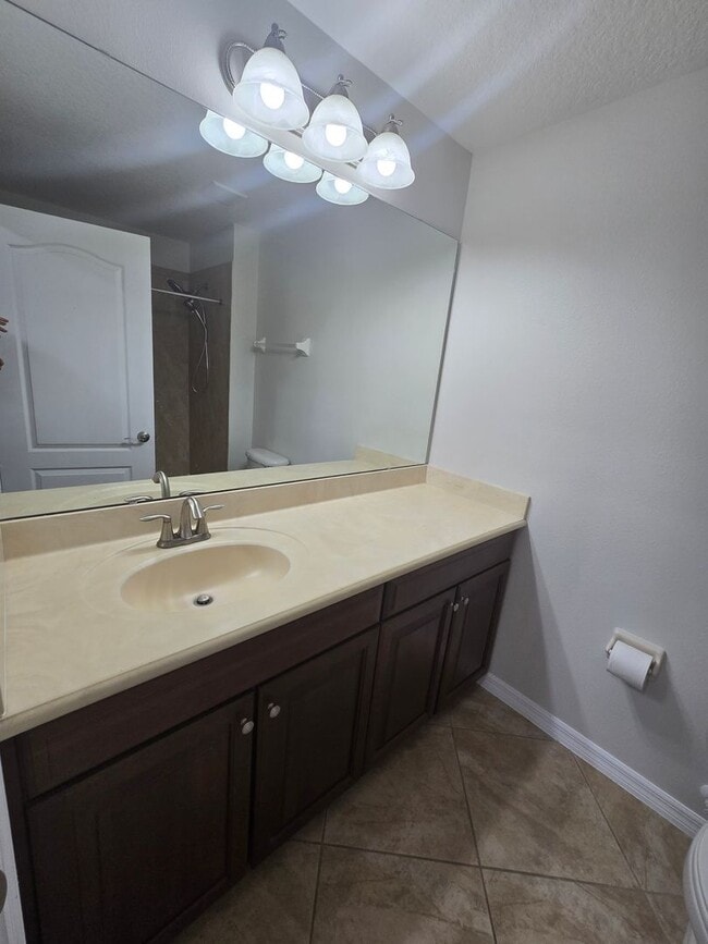 Building Photo - Luxurious Single-Family Home in Secluded Mount Dora Community