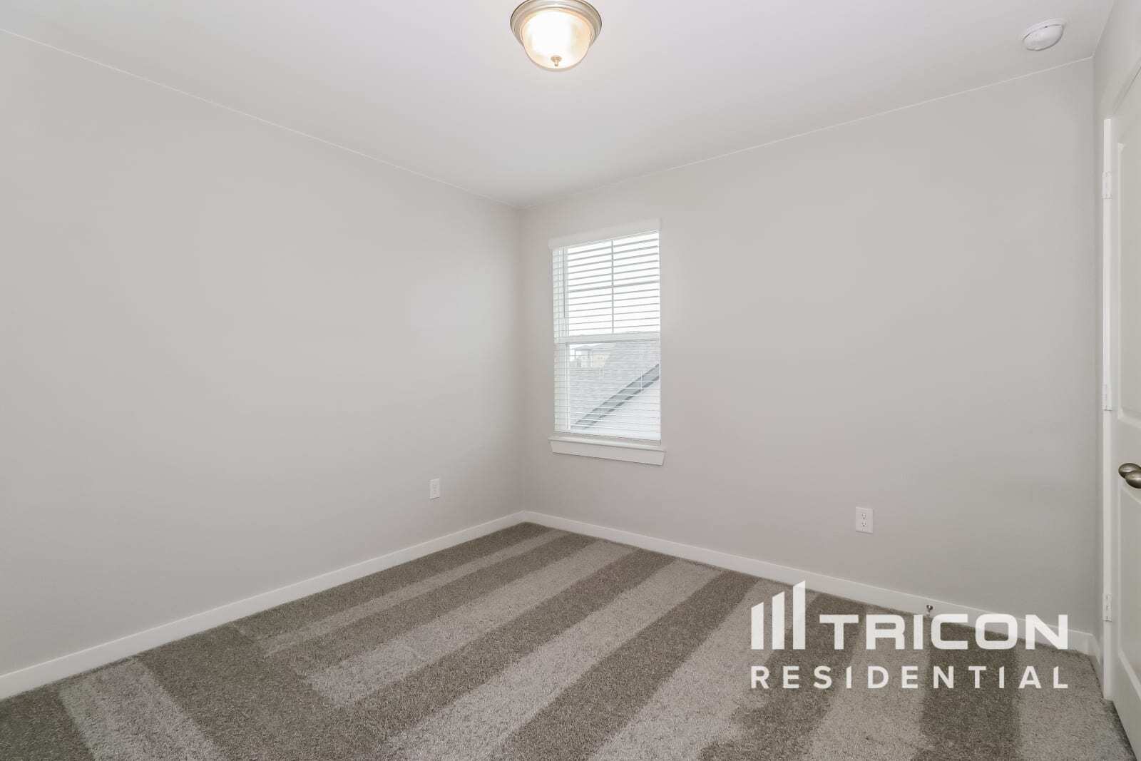 Building Photo - 637 Raglands Rd