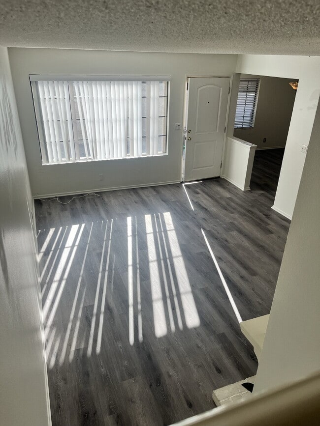 Building Photo - 480 Las Palomas Dr