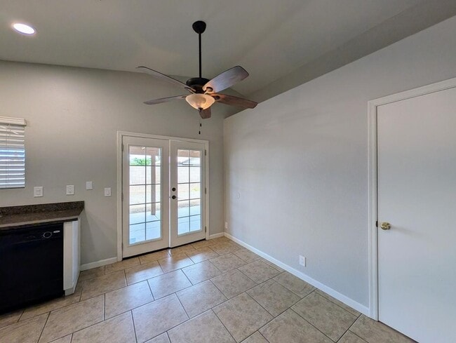 Building Photo - 15746 W Elm St