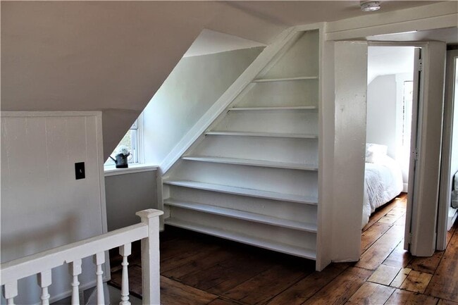 Building Photo - 283 Spring St