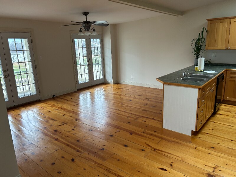 Building Photo - 336 S Main St