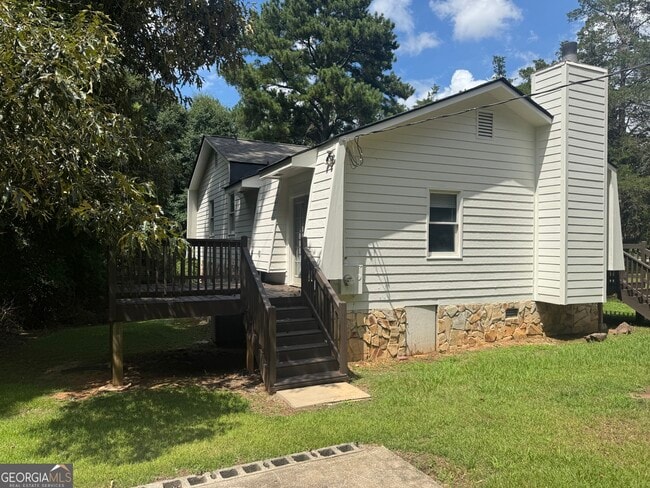 Building Photo - 650 Morton Rd