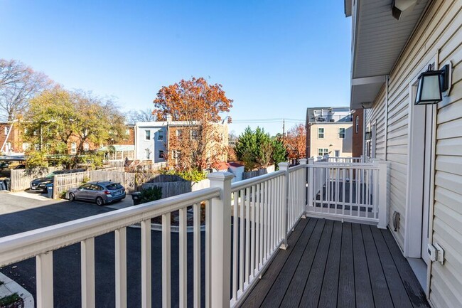 Building Photo - Beautiful Four Bedroom Abode in Brookland/...